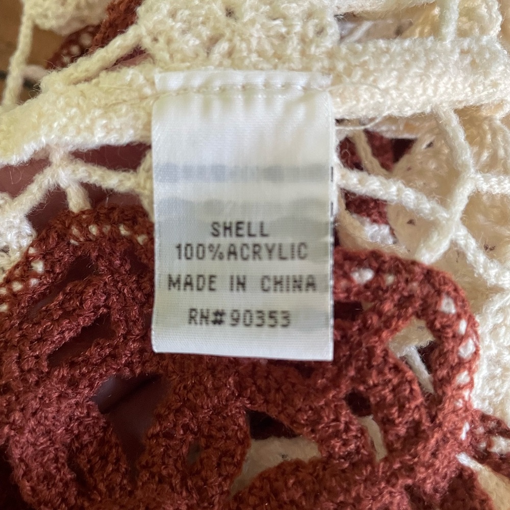 American Flirt Red/Brown and Cream Crocheted Top with Long Sleeves NWT M - Picture 8 of 9